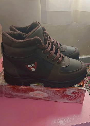 Gri Bağcıklı Erkek Çocuk Botu 38 numaradır yepyeni hiç giyilmedi - Görsel 4