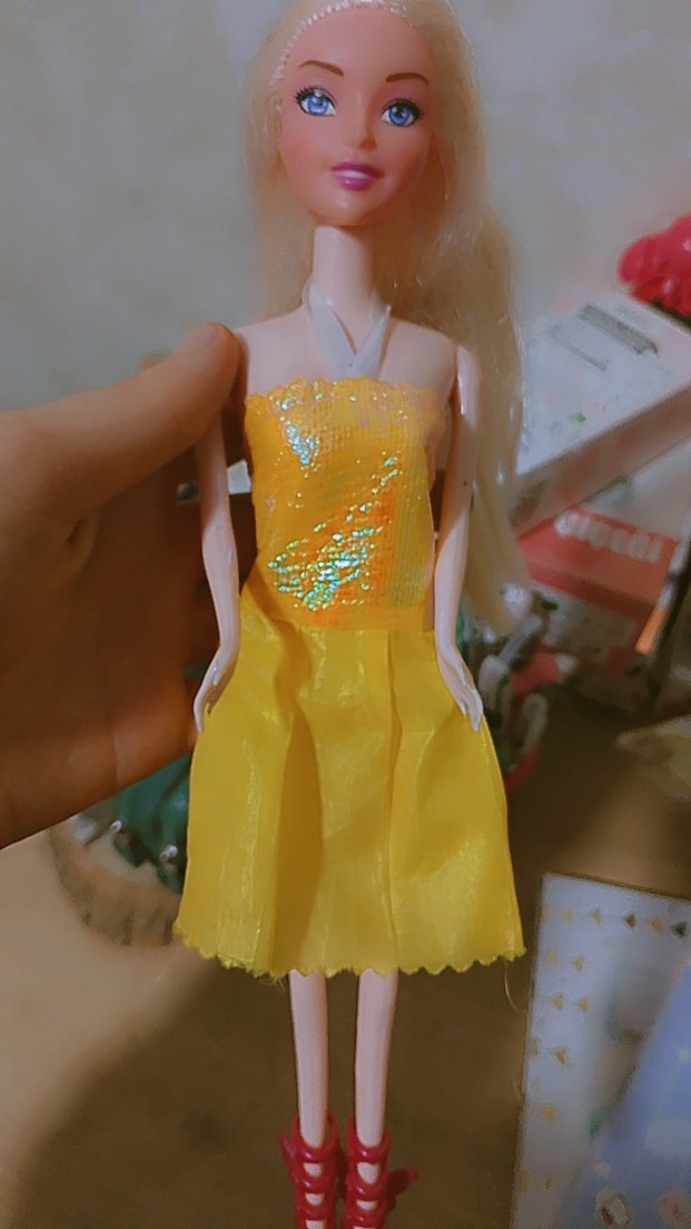 Sarı Elbiseli Oyuncak Bebek BARBİE - Görsel 5