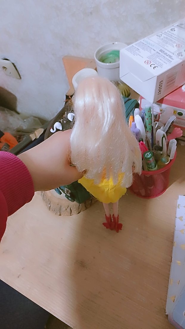 Sarı Elbiseli Oyuncak Bebek BARBİE - Görsel 2