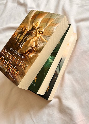  Beden Renk Jon Skovron Fırtınalar İmparatorluğu Serisi 3 Kitap