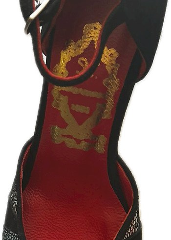 Siyah delik Desenli Tokalı Topuklu Kadın Ayakkabı - Görsel 4