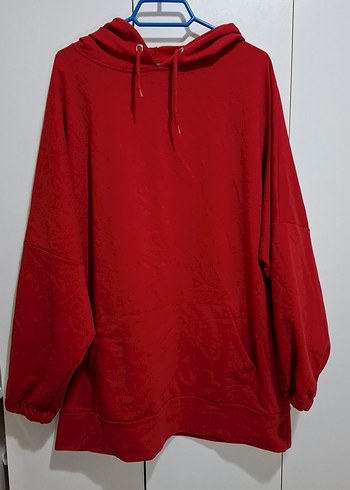 Kırmızı Kapüşonlu Kadın Sweatshirt