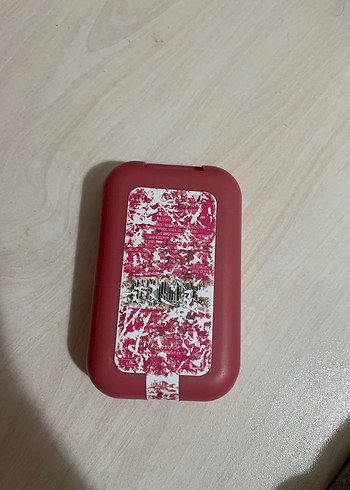 Beden Nyx buttermelt allık