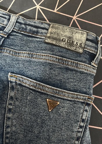 Guess Kadın Siyah Kemerli Denim Pantolon