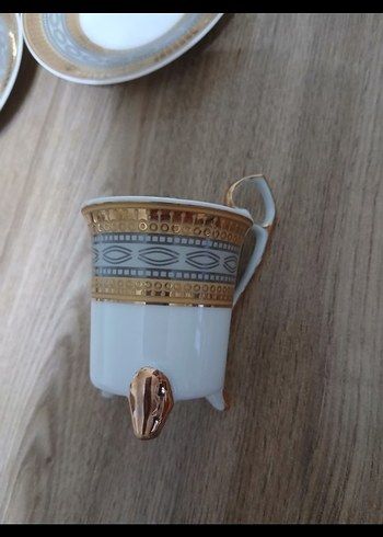 Altın detaylı beyaz fincan takımı - Görsel 3