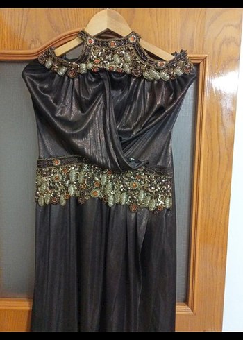 Kahverengi Nakışlı Uzun Boynundan Bağlama Abiye Elbise - Görsel 2