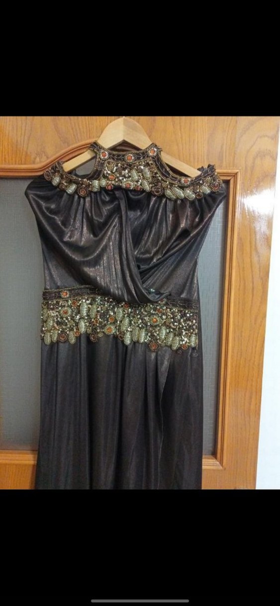 Kahverengi Nakışlı Uzun Boynundan Bağlama Abiye Elbise - Görsel 2