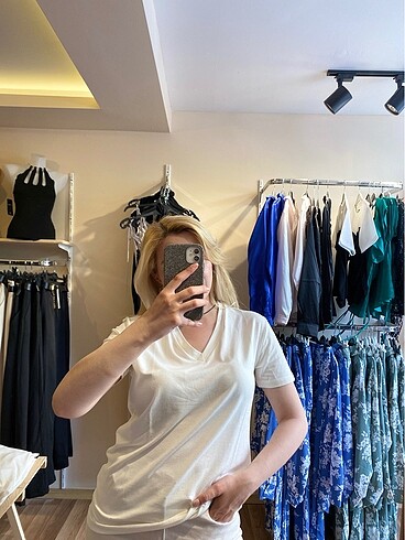 Diğer V Yaka Oversize Tişört