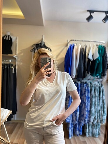 m Beden V Yaka Oversize Tişört