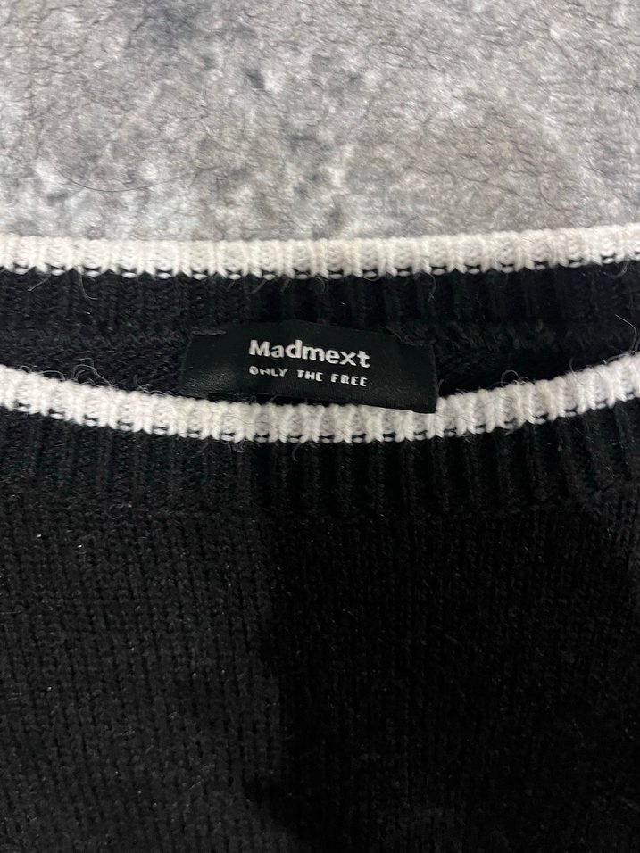 Siyah Baskılı Gevşek Kesim Kadın Kazak - Görsel 2