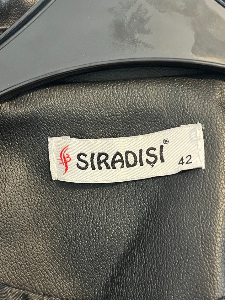 Siyah Kemerli Kadın Deri Biker Ceket - Görsel 3