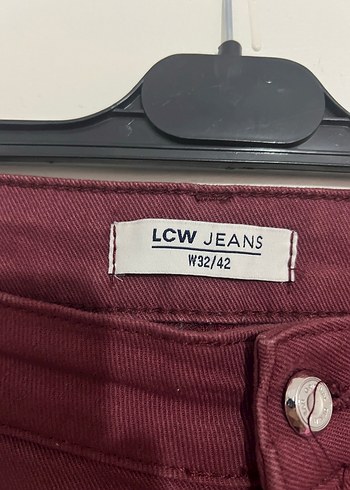 Bordo Düğmeli Kadın Jean - Görsel 2