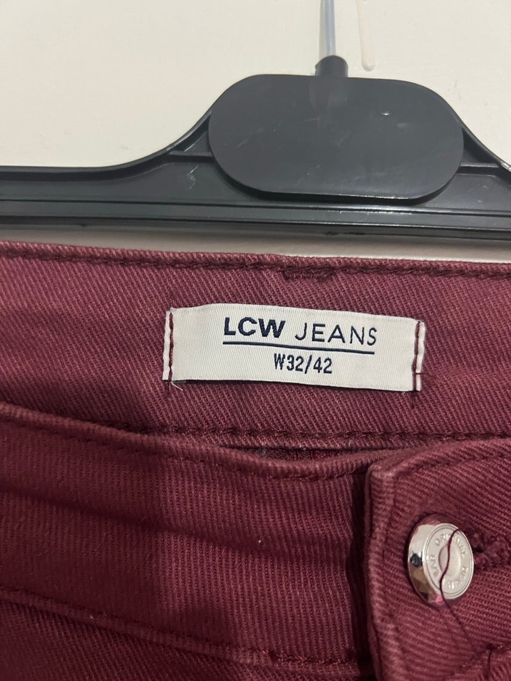 Bordo Düğmeli Kadın Jean - Görsel 2