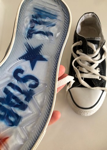 Converse Kadın Siyah Beyaz Bağcıklı Spor Ayakkabı