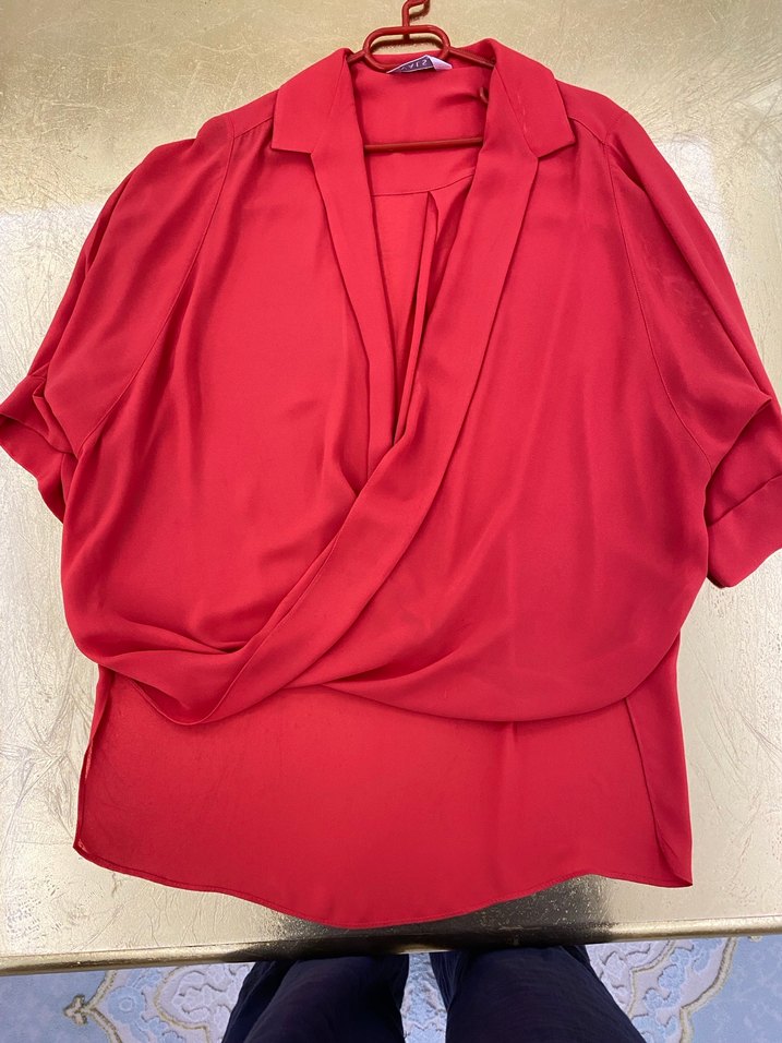 Kırmızı Drapeli V Yakalı Kadın Bluz - Görsel 2