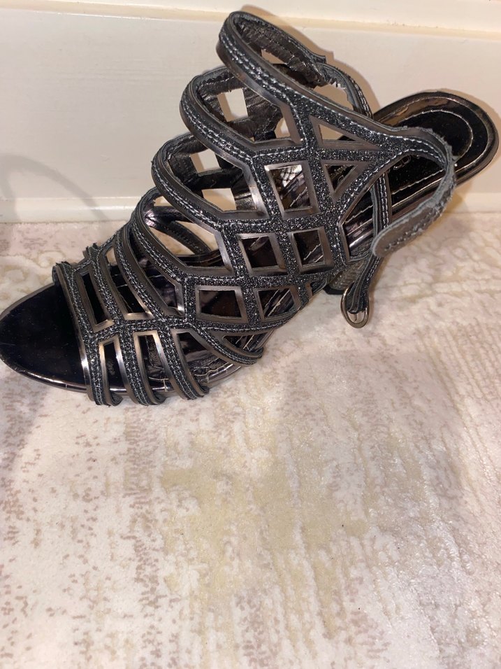 Gri Yılan Desenli Kadın Dolgu Topuklu Ayakkabı - Görsel 2