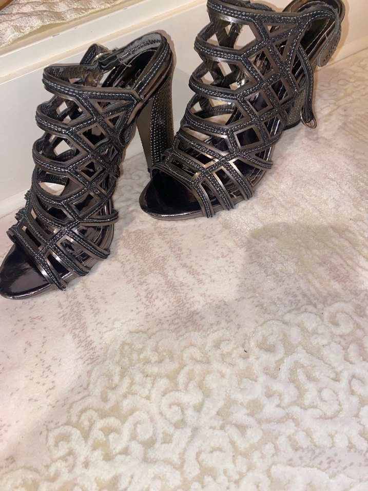 Gri Yılan Desenli Kadın Dolgu Topuklu Ayakkabı - Görsel 3