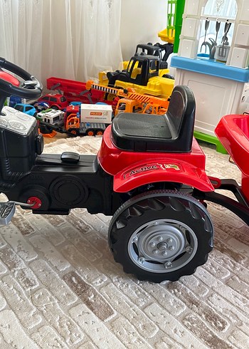 Beden kırmızı Renk Kırmızı Pilsani traktör