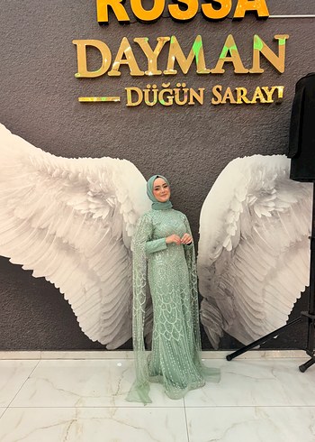 Yeşil İşlemeli Uzun Kollu Uzun Abiye Elbise