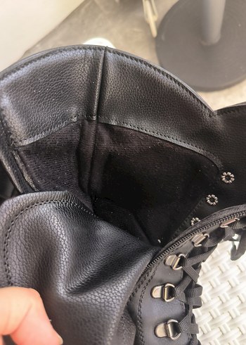 38 Beden Kemer Detaylı Siyah Deri Gotik Topuklu Kadın Bot