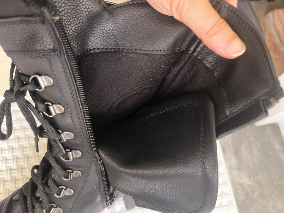 Kemer Detaylı Siyah Deri Gotik Topuklu Kadın Bot - Görsel 4