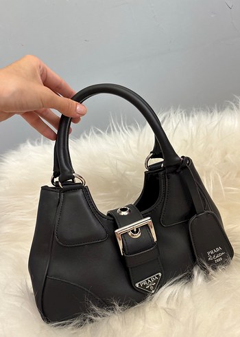 Prada Prada Siyah Deri Tokalı Kadın Çanta