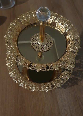 İki Katlı Altın Renkli İşlemeli Servis Tabağı
