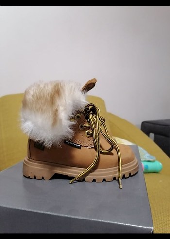 Bej Süet Kürklü Kız Çocuk Bot - Görsel 2