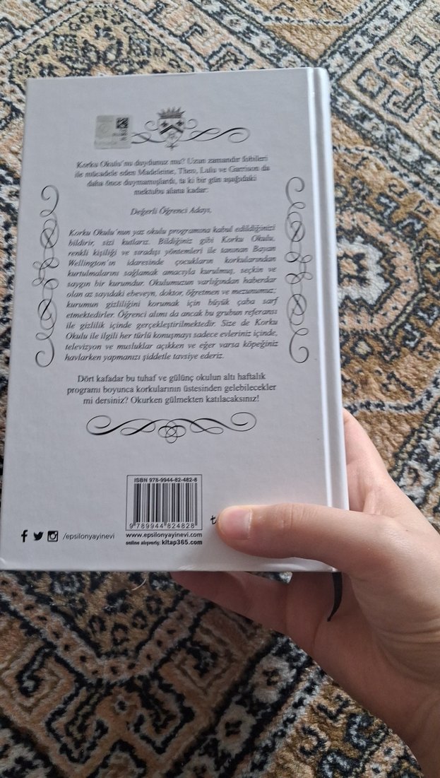 Korku Okulu - Gitty Daneshvari - Görsel 2