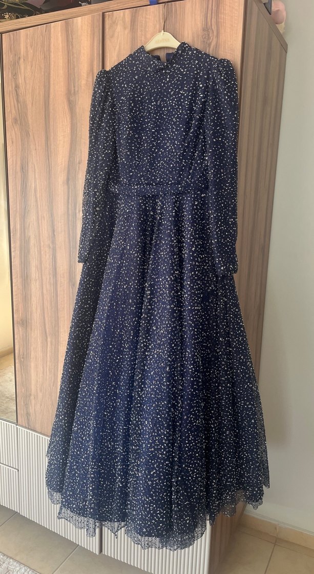 Parlak lacivert Uzun Kollu Tesettür Abiye - Görsel 2