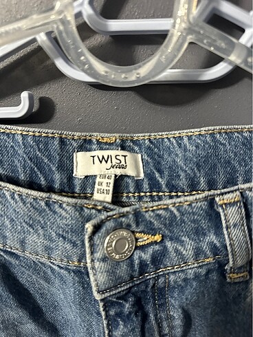Twist Jeannn