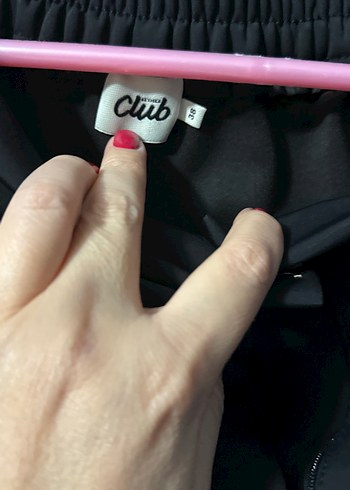 Kadın Siyah Kemerli Dar Kesim Kumaş Pantolon - Görsel 4