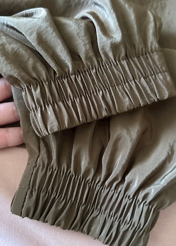 Kadın Kahverengi Parlak Pilili Pantolon - Görsel 5