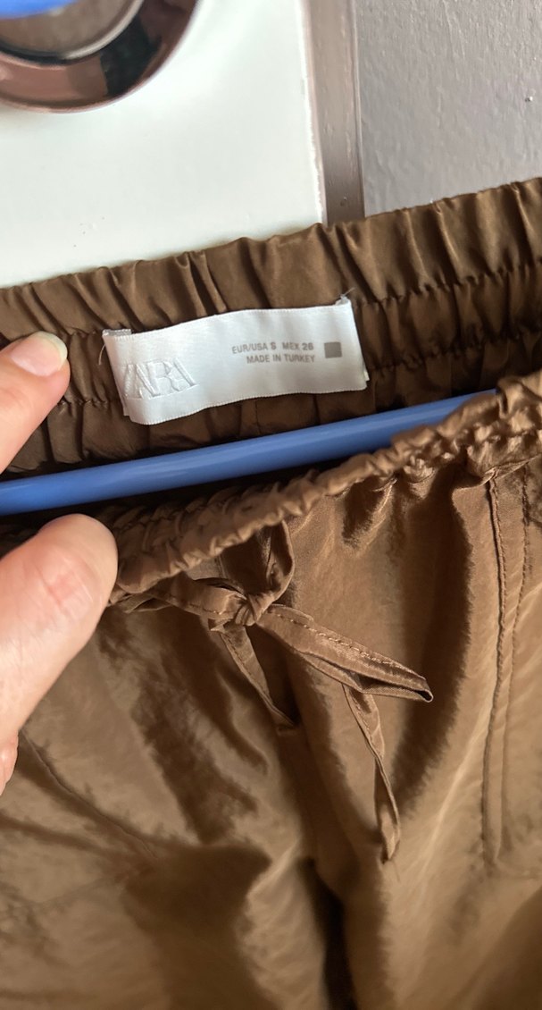 Kadın Kahverengi Parlak Pilili Pantolon - Görsel 3