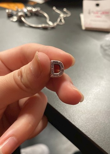 Pandora D harf charm - Görsel 2