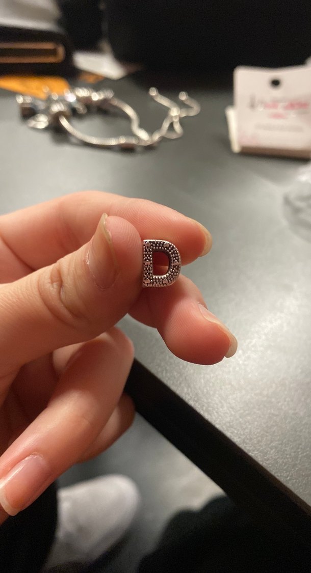 Pandora D harf charm - Görsel 2