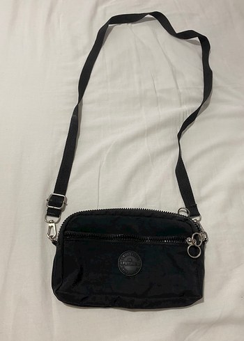 Zara Siyah Kadın Fermuarlı Çanta