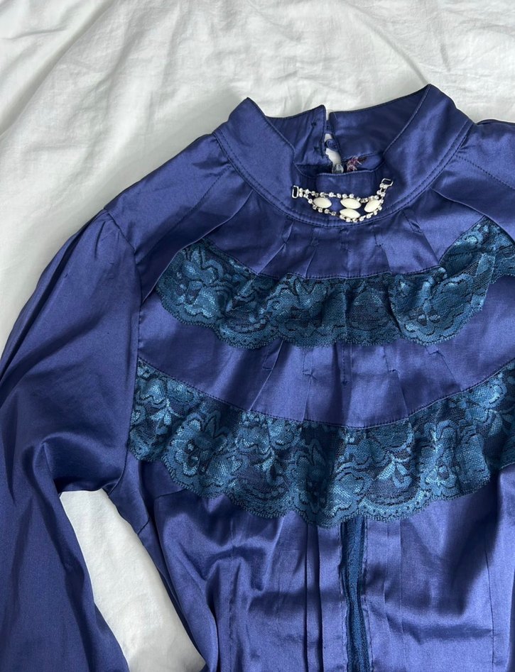 Gotik Dantel Fırfırlı Kadın Gömlek - Görsel 2