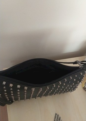 Beden Siyah Deri Perçinli Punk Çanta