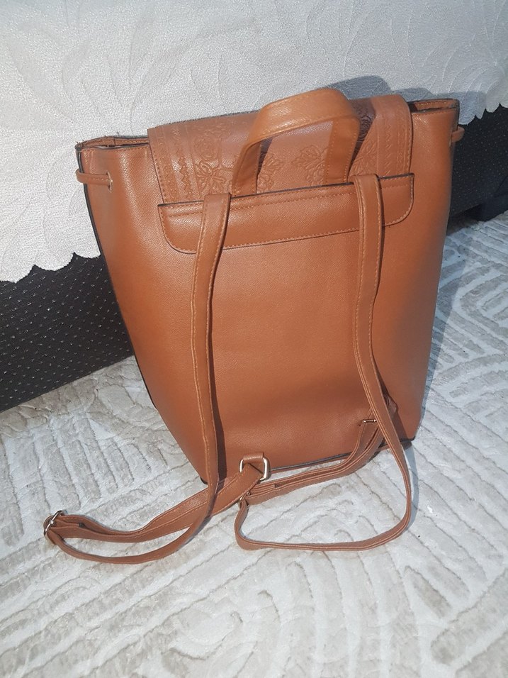 Primark Kahverengi Nakışlı Deri Kadın Sırt Çantası - Görsel 2