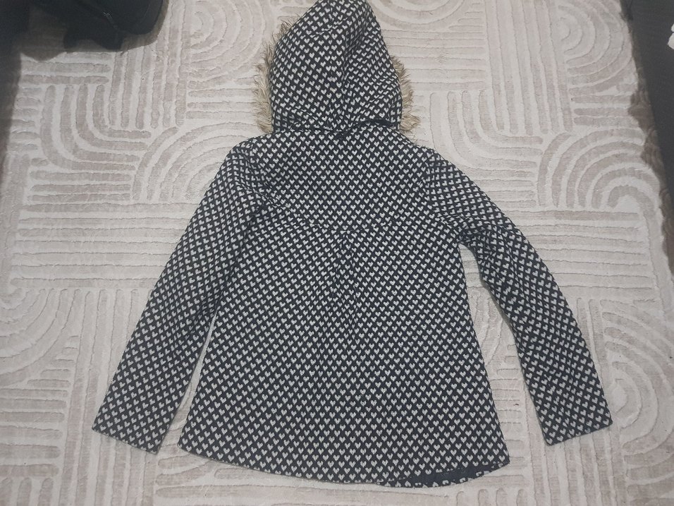 Kız Çocuk Kalp Desenli Kürklü Mont - Görsel 2