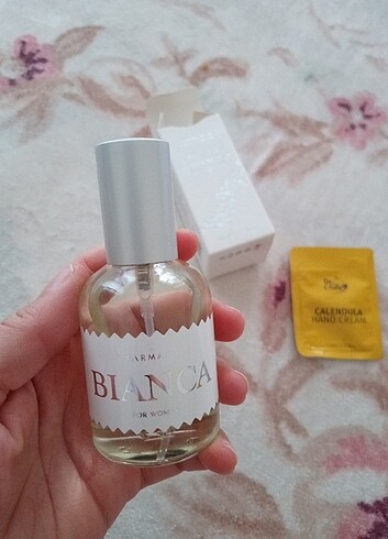 Farmasi Bianca parfüm 