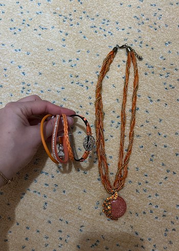 Uzun turuncu Yılan Desenli Boncuklu Kolye - Görsel 3