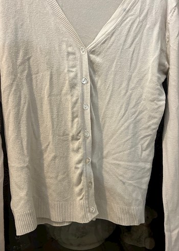 Düğmeli Bej V Yaka Kadın Hırka - Görsel 3