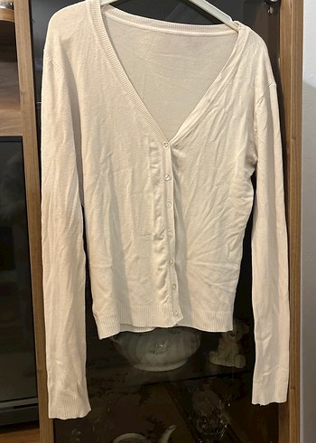 Düğmeli Bej V Yaka Kadın Hırka - Görsel 2