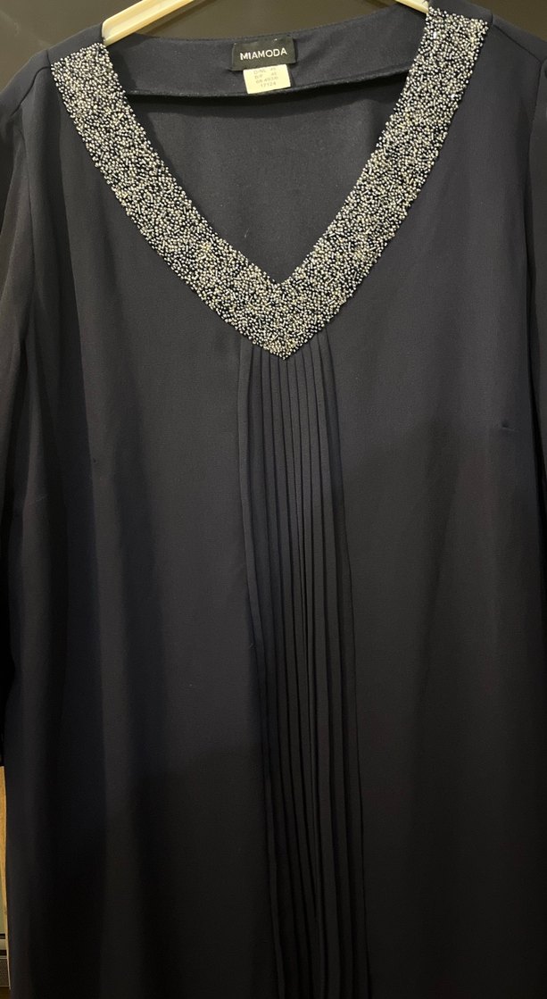 Uzun Siyah V Yakalı Kadın Elbise - Görsel 2