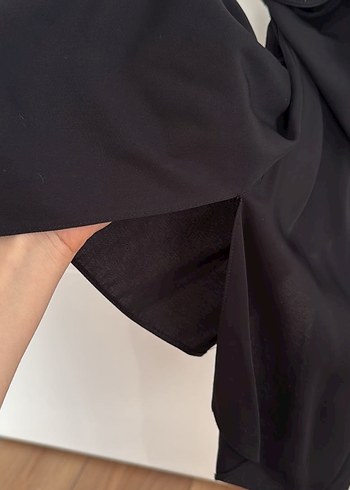 Adil Zincir Detaylı Siyah Uzun İp Askılı Bluz - Görsel 8