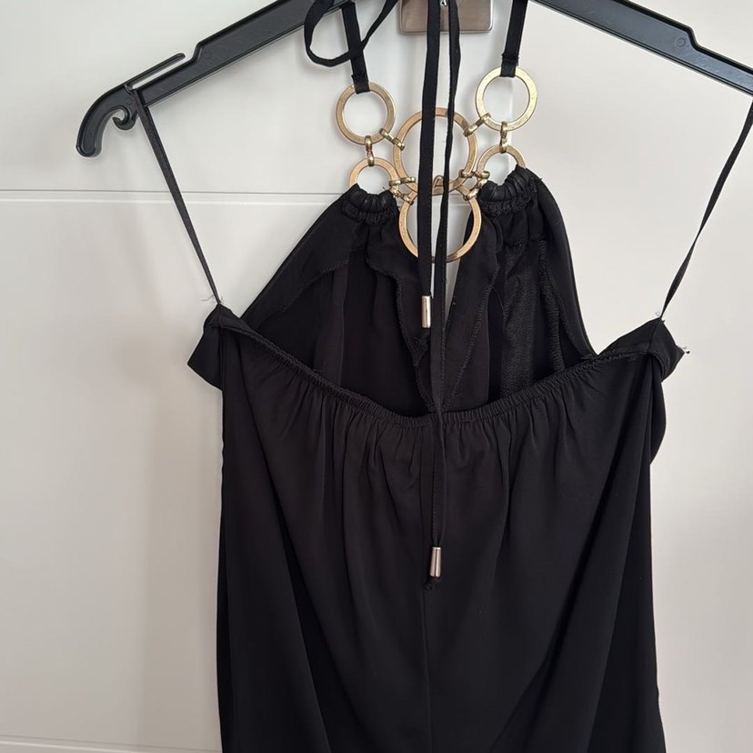 Adil Zincir Detaylı Siyah Uzun İp Askılı Bluz - Görsel 2