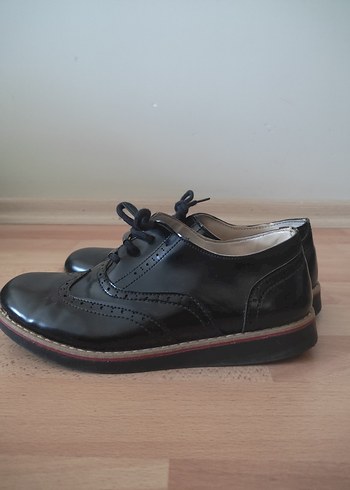 Erkek Çocuk Parlak Siyah Özel Ayakkabı - Görsel 2