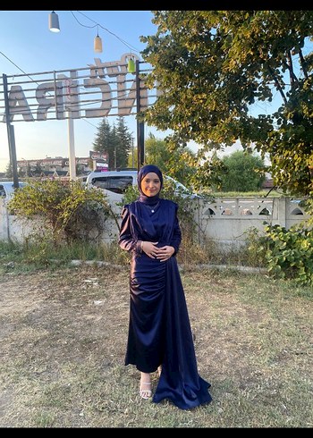 Uzun lacivert Drape Detaylı Gotik Kadın Abiye